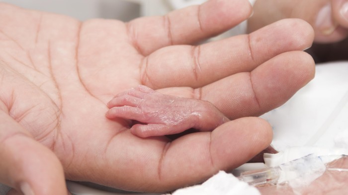Yuk Ketahui Perawatan-perawatan yang Diberikan untuk Bayi Prematur