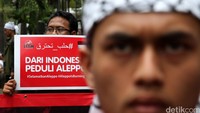 Massa mengajak solidaritas kemanusiaan untuk wilayah konflik Suriah.