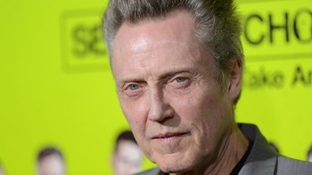 Christopher Walken tidak banyak menggunakan teknologi modern. “Ya, seseorang harus datang dan mengaturnya karena saya tidak punya ponsel atau komputer,” jelasnya dalam sebuah wawancara. Foto: Mashable