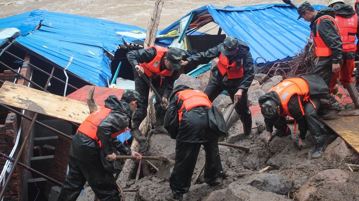 Tanah Longsor di China Tewaskan 26 Orang, 13 Lainnya Masih Hilang