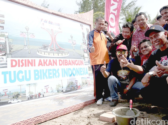 Pecinta Honda CBR Dirikan Tugu Bikers Indonesia
