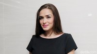 Hamil empat bulan, artis 23 tahun itu merasa berat badannya telah naik lima kilogram. 