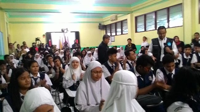 wawancara 4 bahasa indonesia soal kelas Tenang, Mendikbud: Kerjakan dengan Jangan UN Sampai Gugup Soal wawancara 4 bahasa indonesia soal kelas Tenang, Mendikbud: Kerjakan dengan Jangan UN Sampai Gugup Soal