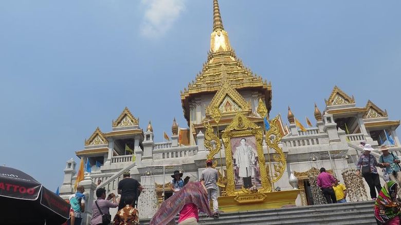 patung buddha emas 5 ton