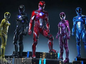 Pakai Wedges, Kostum Power Rangers Terbaru Tuai Kontroversi