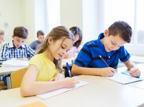 Pemerintah Prancis Bakal Larang Siswa Pakai HP di Sekolah Mulai 2025