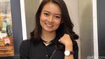 Gaya si Manis Stella Cornelia dengan Rok Mini