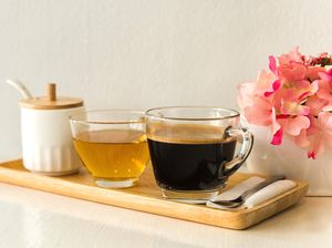 Mana yang Lebih Baik Bagi Kesehatan, Teh Hitam atau Kopi Hitam?