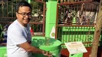 General Manager Marketing Strategy NMI Budi Nur Mukmin meresmikan sumur bor dan pompa di Dusun Sempon, Cangkringan, Sleman, Yogyakarta. Ist/Nissan.