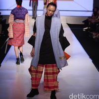 Guerillas by Tri Handoko Jalinan Lungsi Pakan Jakarta Fashion & Food Festival 2016 at Hotel harris. Kelapa Gading. Jakarta. [Foto: Mohammad Abduh/Wolipop]