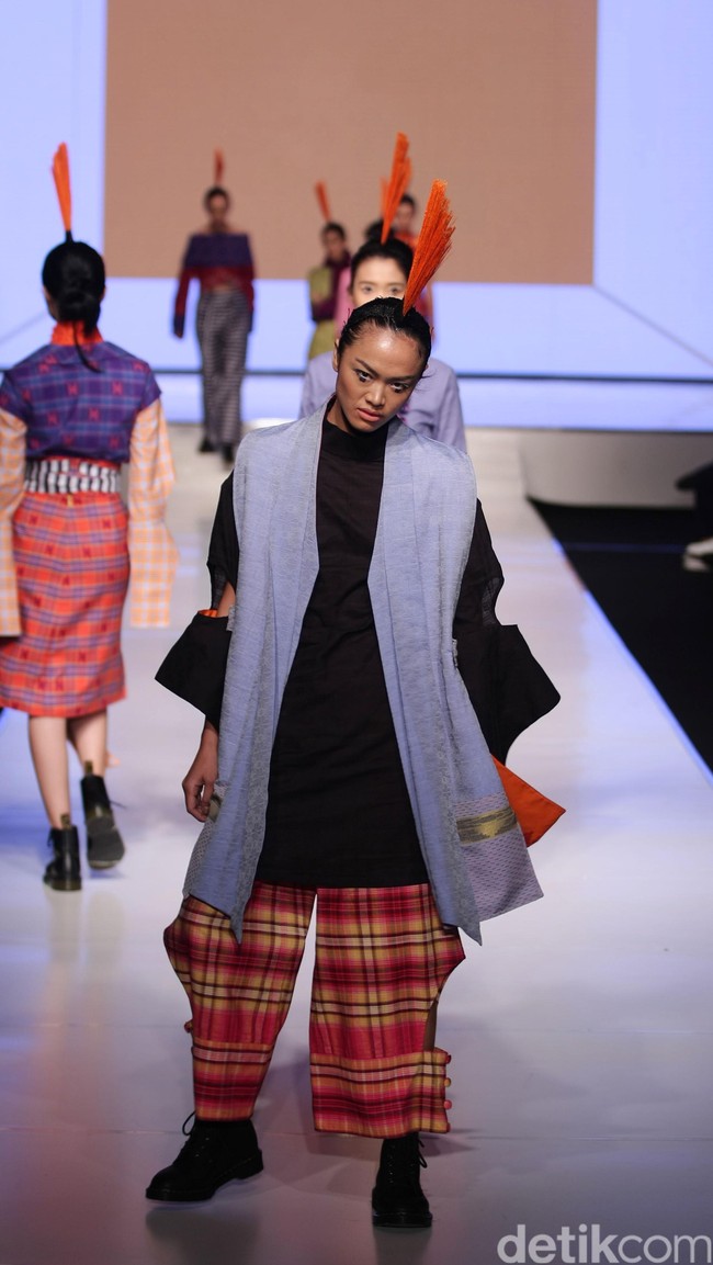Guerillas by Tri Handoko Jalinan Lungsi Pakan Jakarta Fashion & Food Festival 2016 at Hotel harris. Kelapa Gading. Jakarta. [Foto: Mohammad Abduh/Wolipop]