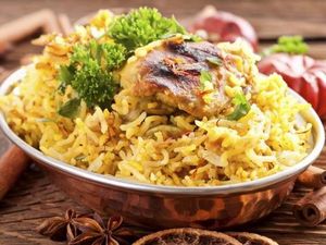 Di 5 Restoran Ini Bisa Buka Puasa dengan Nasi Briyani Sedap
