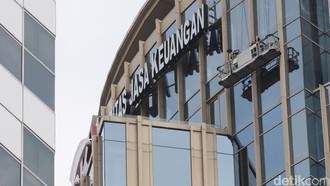 Rating 5 Bank Raksasa RI Jadi Negatif, OJK Akan Temui Moody's