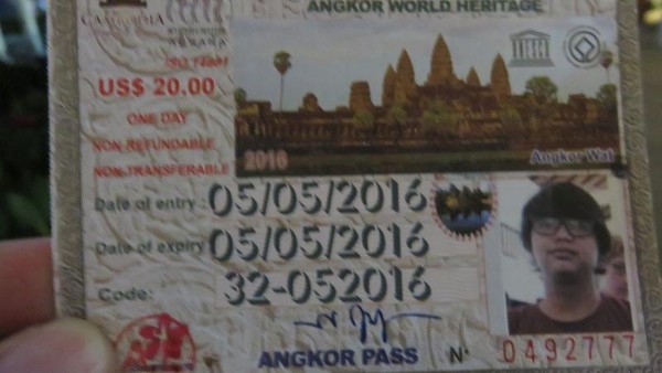 Foto: Tarif Angkor Pass ini adalah USD 20 (Rp 266 ribu) untuk seharian penuh. Dengan satu Angkor Pass, kita bisa mengujungi kuil-kuil selain Angkor Wat selama seharian penuh (Rangga/detikTravel)