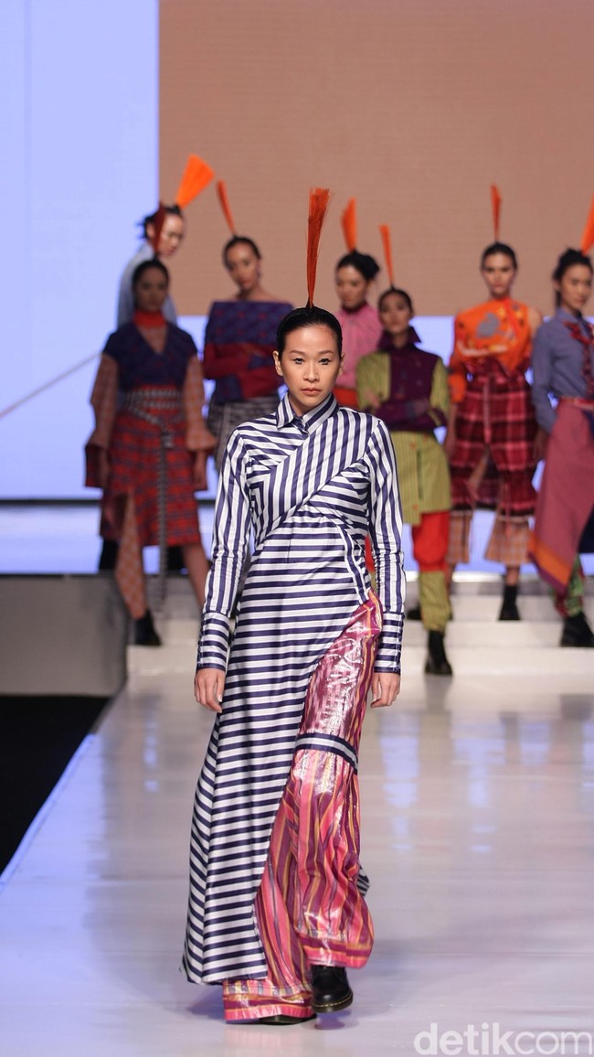 Guerillas by Tri Handoko Jalinan Lungsi Pakan Jakarta Fashion & Food Festival 2016 at Hotel harris. Kelapa Gading. Jakarta. [Foto: Mohammad Abduh/Wolipop]