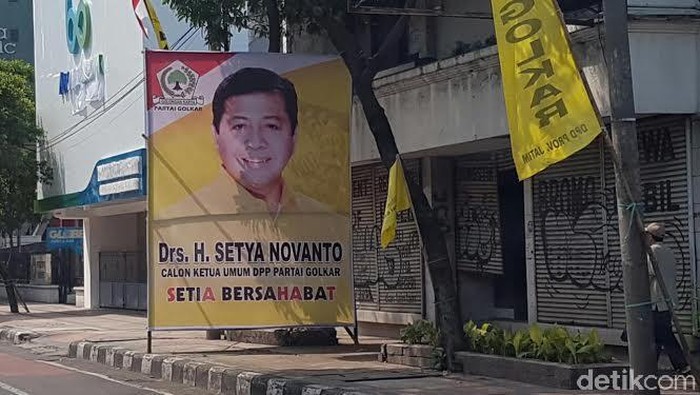 Pemasangan Baliho Caketum Setnov Ngawur, Pemkot Surabaya Semprot Golkar