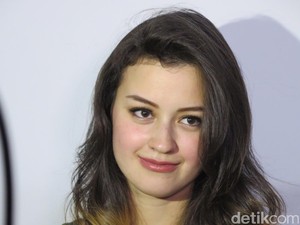 Kimberly Ryder Asah Kemampuan Akting di London