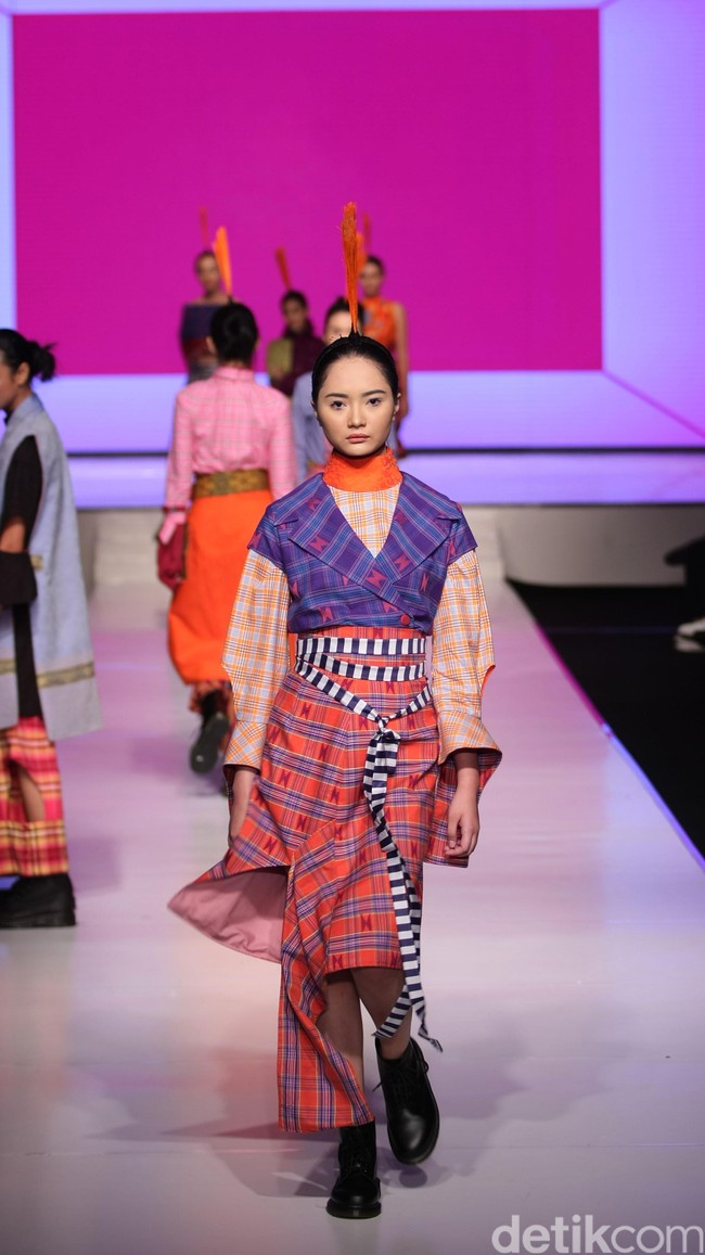 Guerillas by Tri Handoko Jalinan Lungsi Pakan Jakarta Fashion & Food Festival 2016 at Hotel harris. Kelapa Gading. Jakarta. [Foto: Mohammad Abduh/Wolipop]