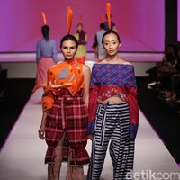 Guerillas by Tri Handoko Jalinan Lungsi Pakan Jakarta Fashion & Food Festival 2016 at Hotel harris. Kelapa Gading. Jakarta. [Foto: Mohammad Abduh/Wolipop]