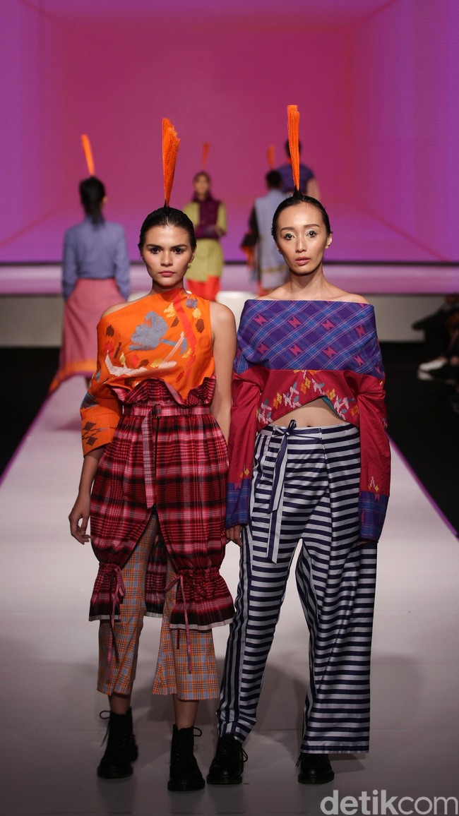 Guerillas by Tri Handoko Jalinan Lungsi Pakan Jakarta Fashion & Food Festival 2016 at Hotel harris. Kelapa Gading. Jakarta. [Foto: Mohammad Abduh/Wolipop]