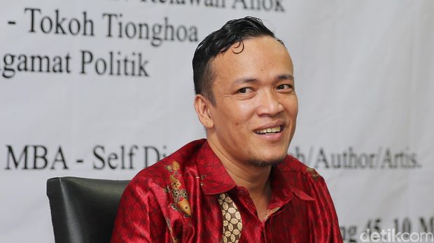 Relawan Ahok dari komunitas Batman Immanuel Ebenezer