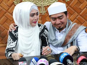 Takut Dipoligami, April Jasmine Sempat Ogah Sama Ustaz Solmed