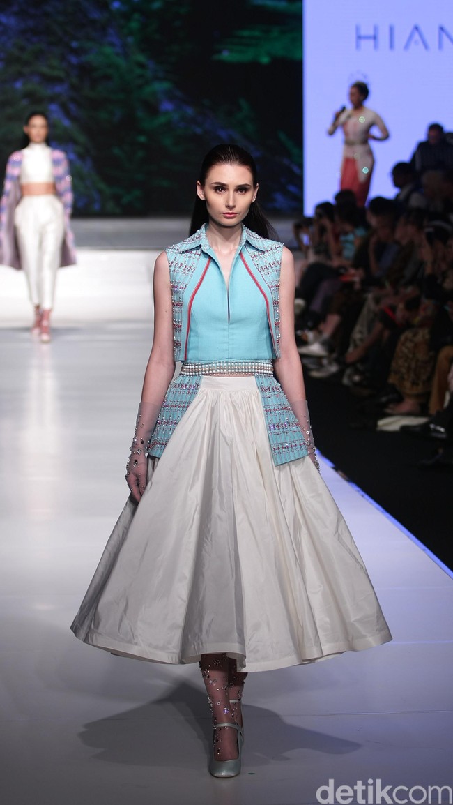 Hian Tjen Kain Negeri Indonesia Barat. Jakarta Fashion & Food Festival 2016 at Hotel harris. Kelapa Gading. Jakarta. [Foto: Mohammad Abduh/Wolipop]