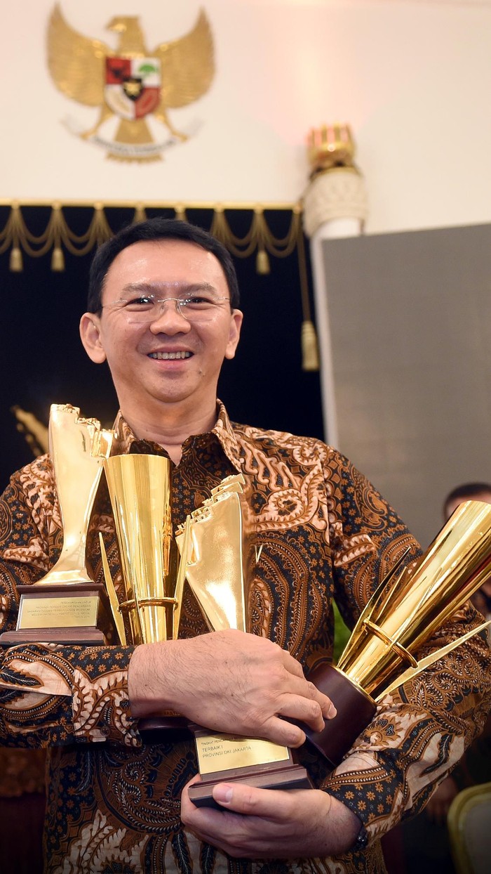 Di Hadapan Jokowi, Ahok Borong 4 Penghargaan Tingkat Nasional