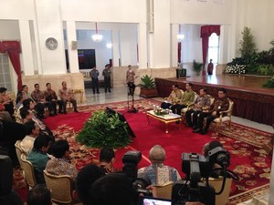 Jokowi Kumpulkan Menteri dan Gubernur se-Indonesia di Istana Negara