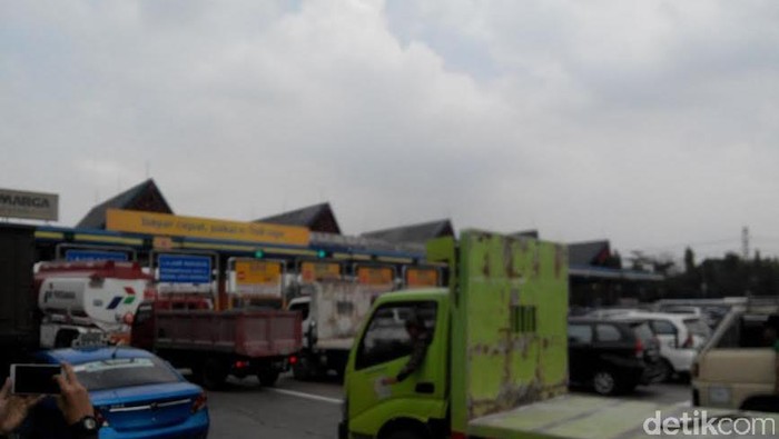 Cegah Macet, Jasa Marga Kaji Geser Gerbang Tol Karang Tengah
