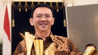 Pemprov DKI memborong empat penghargaan dalam acara penutupan Musrenbangnas. Penghargaan itu diterima langsung oleh Gubernur DKI Jakarta Basuki Tjahaja Purnama. Pool/Setpres/detikFoto.