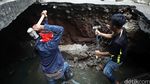 Jalan Ambles di Perumahan Ceger Diperbaiki