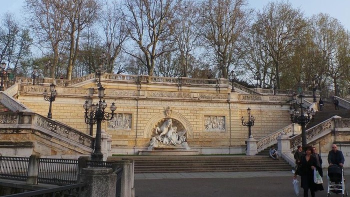 Suka Duka Bertualang ke Bologna