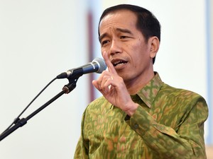 Jokowi: Segera Belanjakan APBD, Jangan Disimpan di Bank!