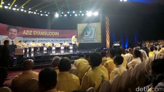 Priyo Bicara Masa Depan Golkar, Aziz Fokus Soal Pilkada