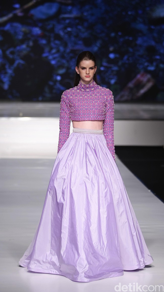 Hian Tjen Kain Negeri Indonesia Barat. Jakarta Fashion & Food Festival 2016 at Hotel harris. Kelapa Gading. Jakarta. [Foto: Mohammad Abduh/Wolipop]