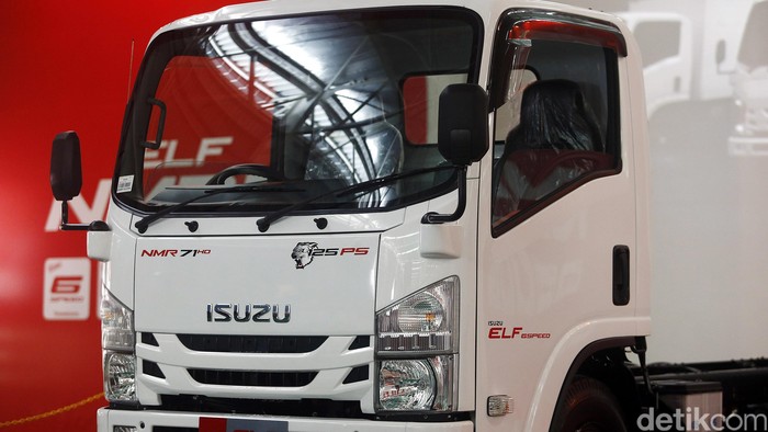 Isuzu dan Hino Kolaborasi Bikin Bus Hybrid