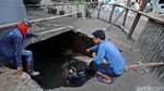 Jalan Ambles di Perumahan Ceger Diperbaiki