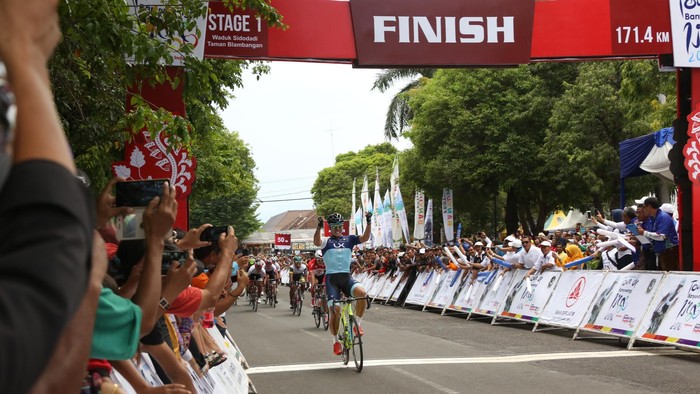 Pebalap Korea Donghyun Jawara Etape Pertama