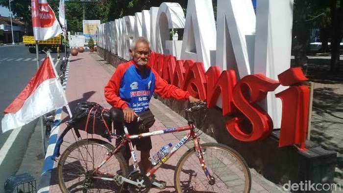 Pria Ini Rela Kayuh Sepeda Pacitan-Banyuwangi Demi Lihat ITdBI 2016