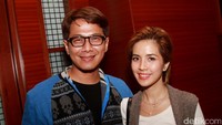 Delon dan istri saat ditemui di XXI Plaza Senayan, Jakarta Pusat, Selasa (10/5/2016) malam. Pool/Gus Mun/detikFoto.
