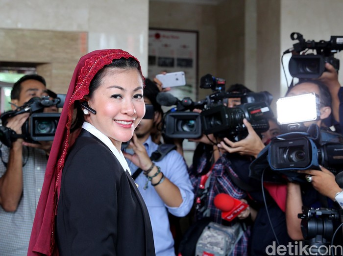 Bakal Cagub DKI Jakarta Hasnaeni di DPP PDIP, Jakarta Rabu (11/5/2016).