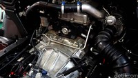 Isuzu Elf NMR 71 dilengkapi dengan mesin 4HGI-T SOHC direct injection diesel in line 4 silinder.