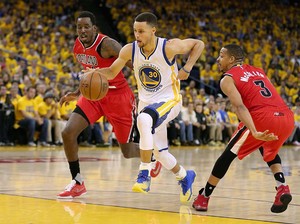 Warriors Maju ke Final Wilayah