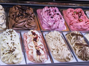 Atasi Hawa Panas Pulau Dewata dengan Gelato yang Lembut Manis Ini!