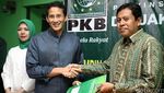 Sandiaga Serahkan Berkas Pendaftaran Cagub DKI ke PKB
