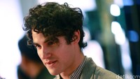 Pemeran Blaine Anderson pada serial Glee itu tampak ramah saat bertemu awak media.