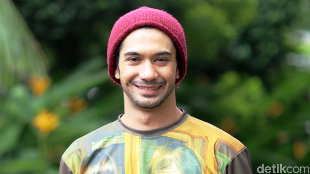 Kunci Akting Total Reza Rahadian: Kitab Saya Skenario