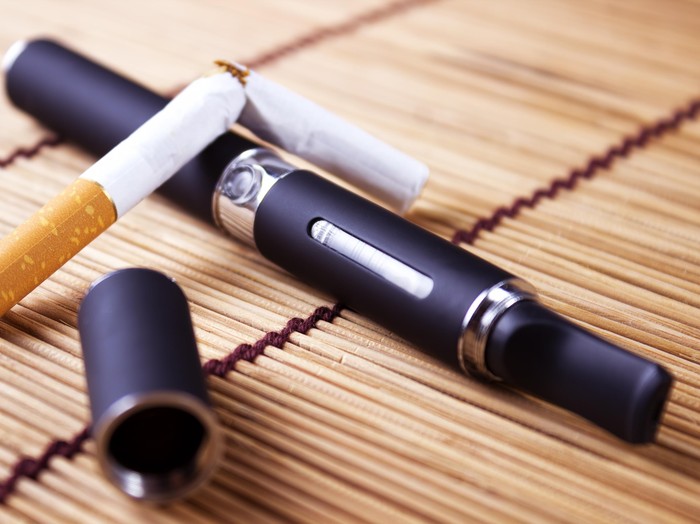 Bau mulut perokok konvensional dan perokok elektrik tidak jauh berbeda. Foto: Thinkstock Bau mulut perokok konvensional dan perokok elektrik tidak jauh berbeda. Foto: Thinkstock