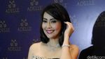 Tessa Kaunang Tampil Elegan